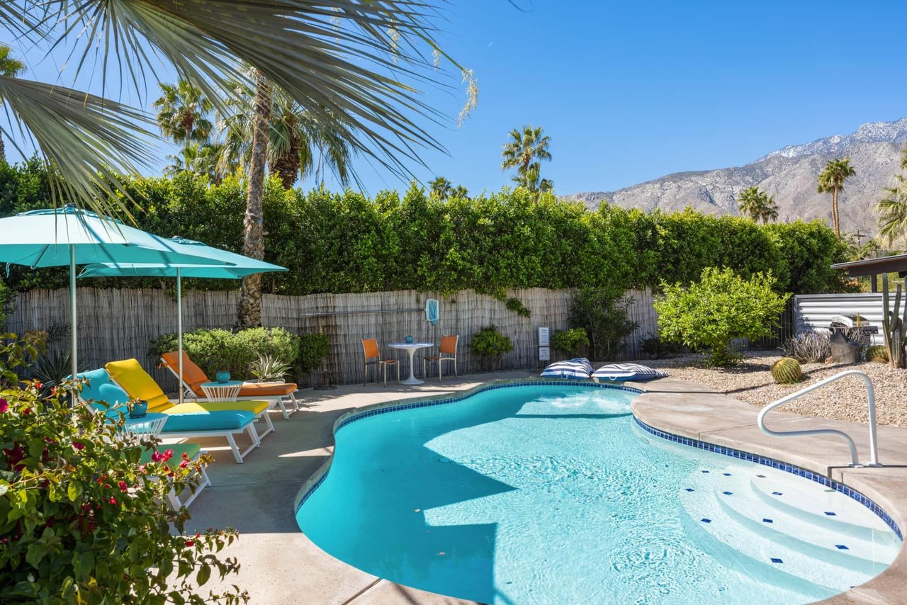 Welcome to Hollywood Hideaway