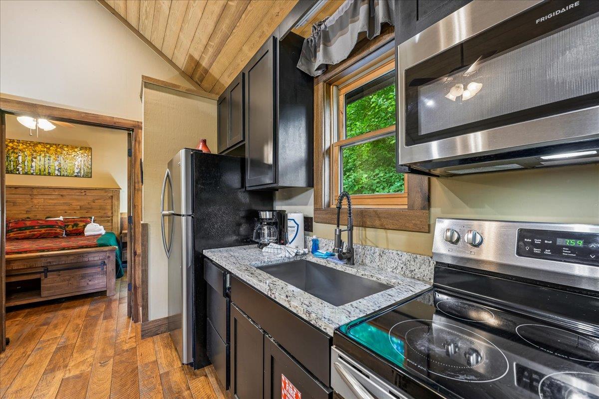 13Kitchen