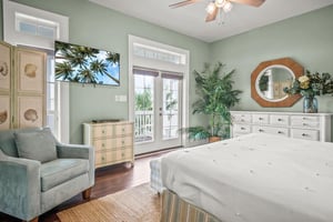 King Bedroom, 2nd Floor