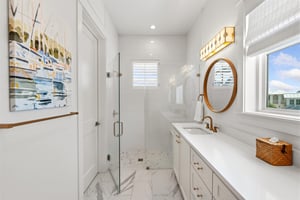 Primary King Bathroom, 2nd Floor