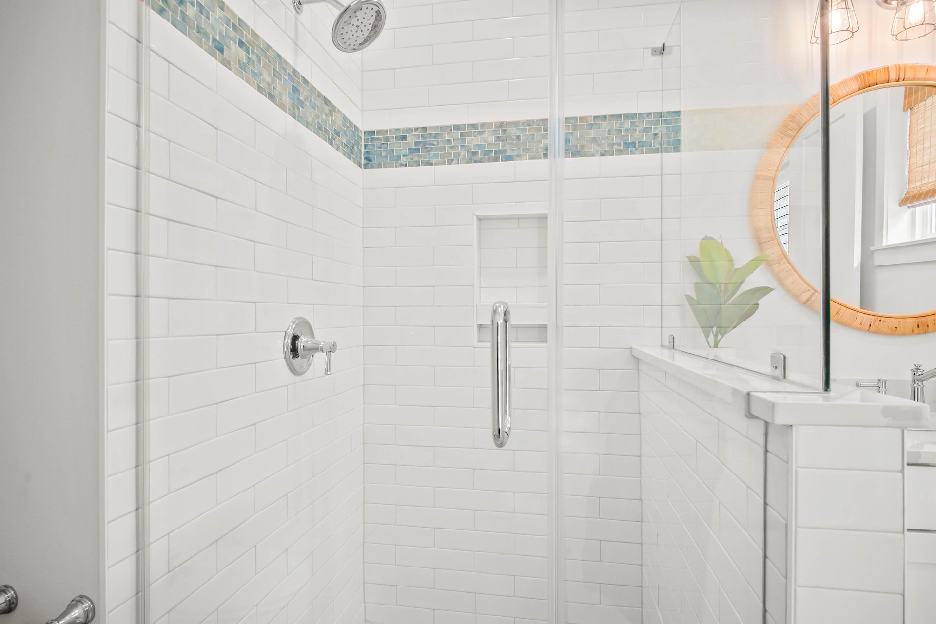 Primary King Bathroom, 2nd Floor