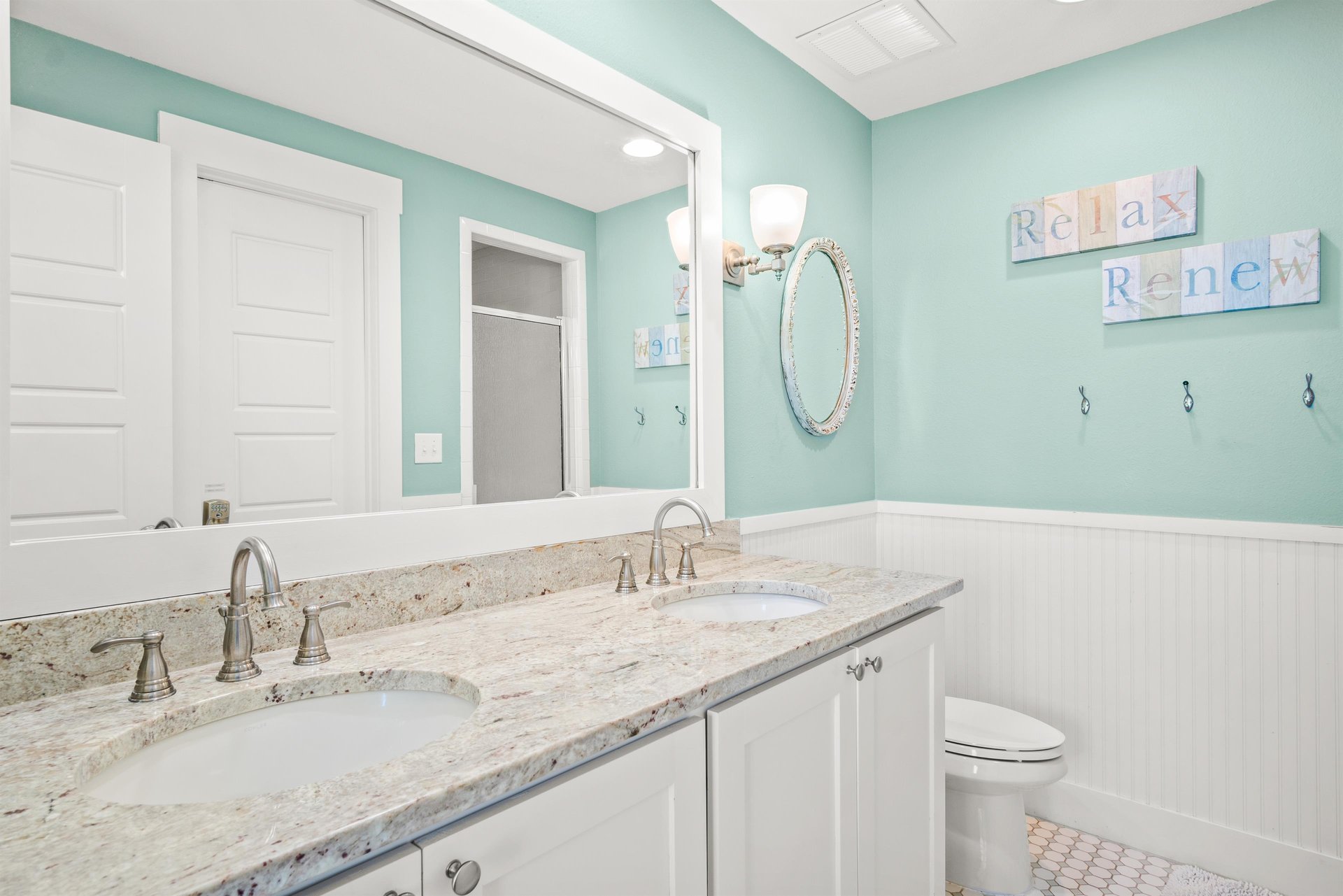 1st Floor 2nd King Bedroom Bathroom