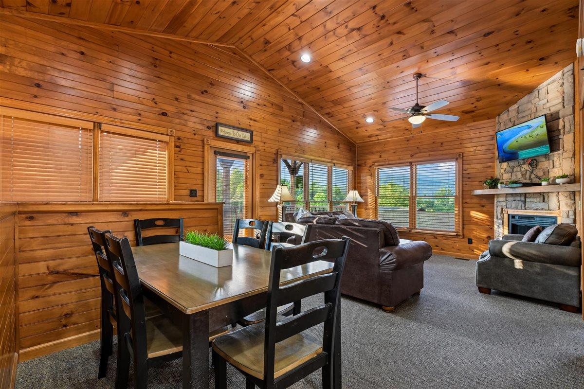 19Dining Area