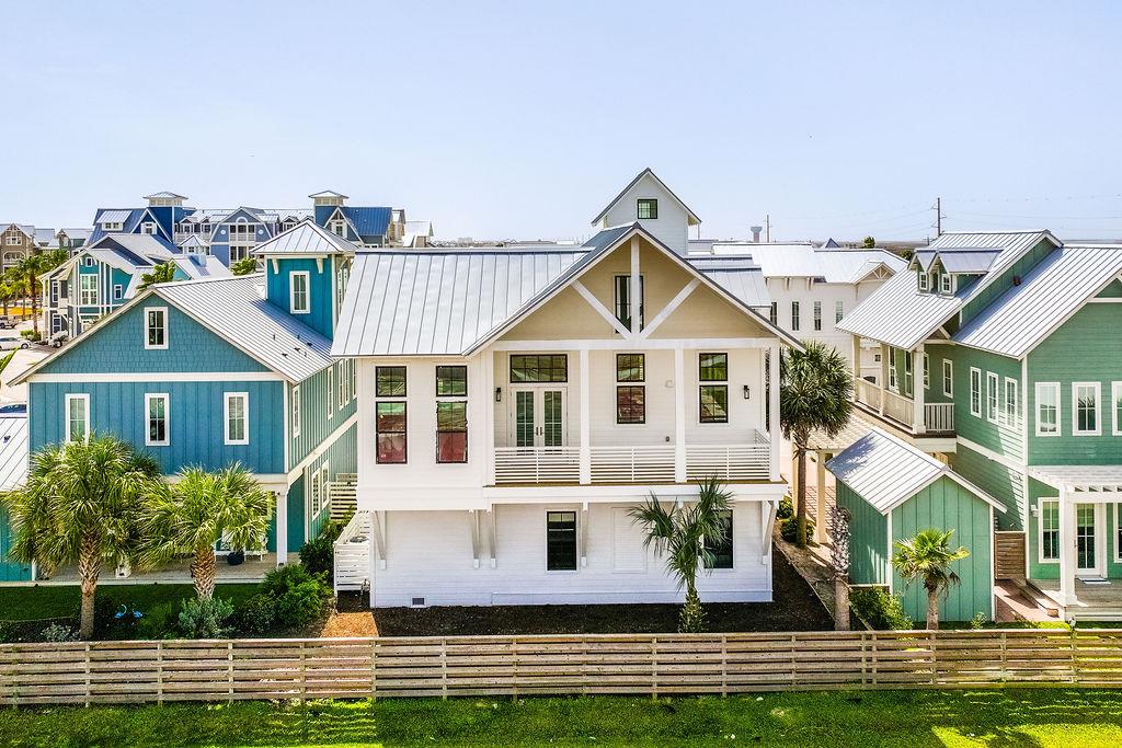 Coastal Belle, Rear View