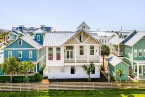 Coastal Belle, Rear View