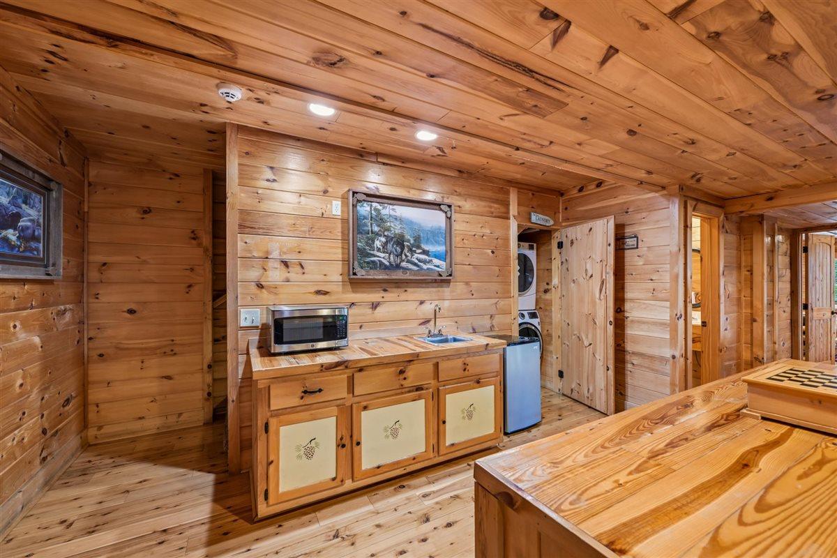 087Wet Bar