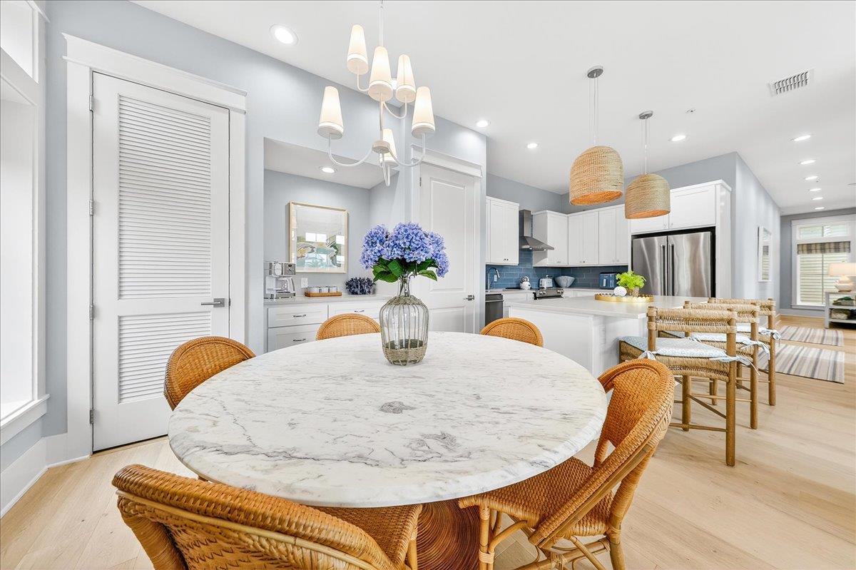 1st Floor, Dining Area