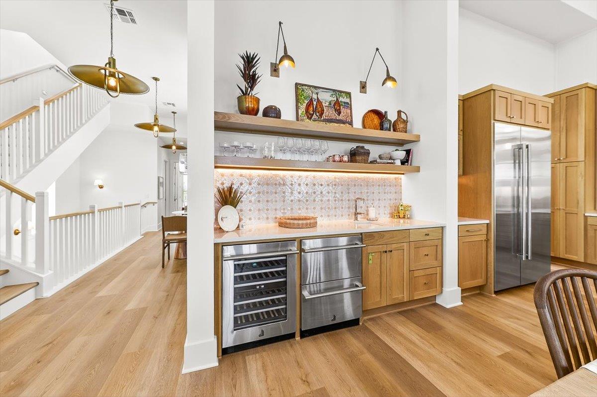Wet Bar, 2nd Floor