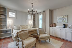 1st Floor King Suite