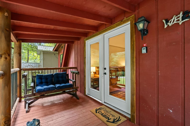 Front Entrance with Glider