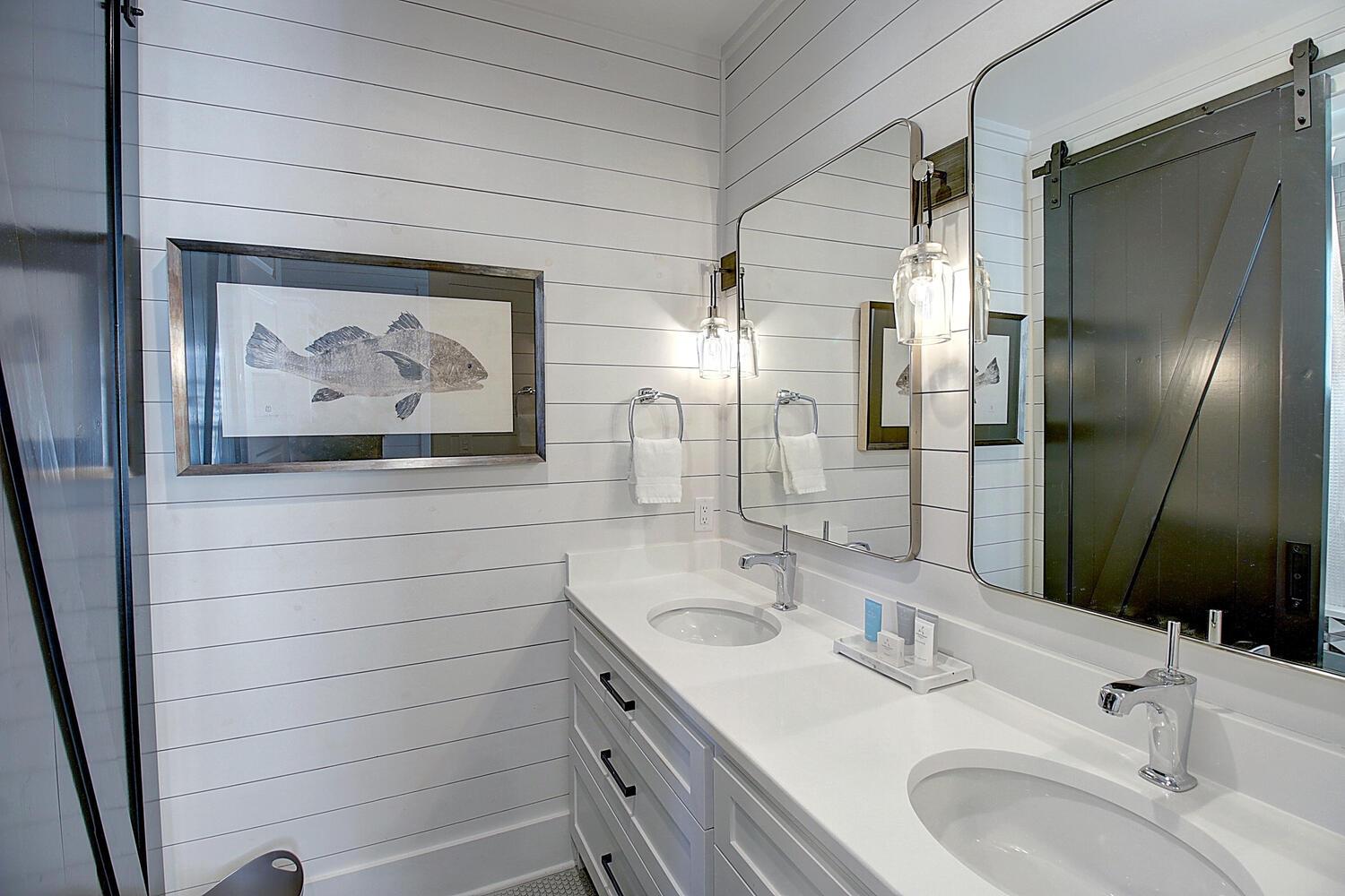 2nd Floor Full Bathroom