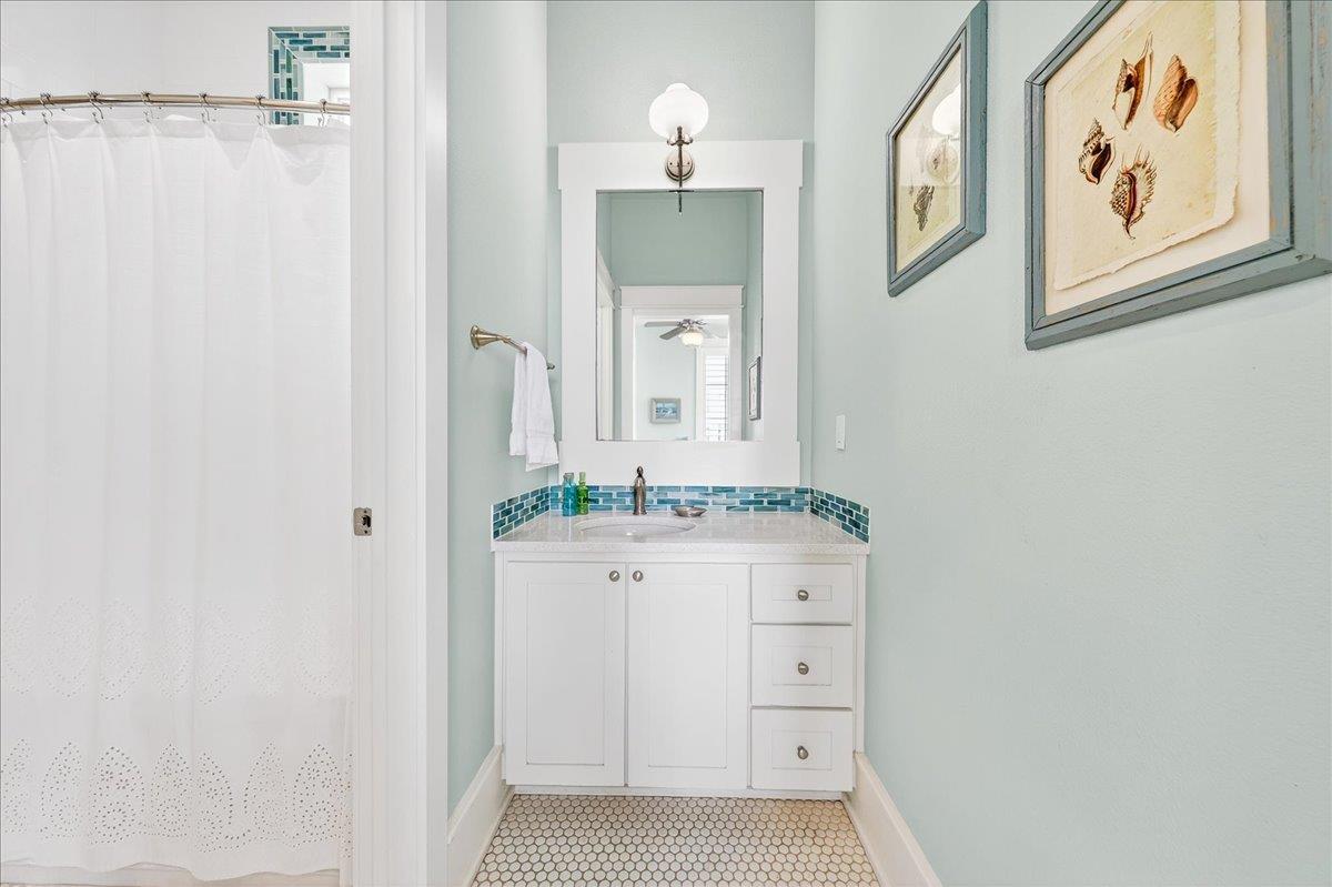 1st Floor, Jack  Jill Bathroom