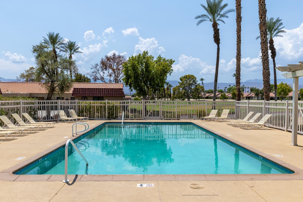 Guests have access to the shared pool and spa located in the complex.