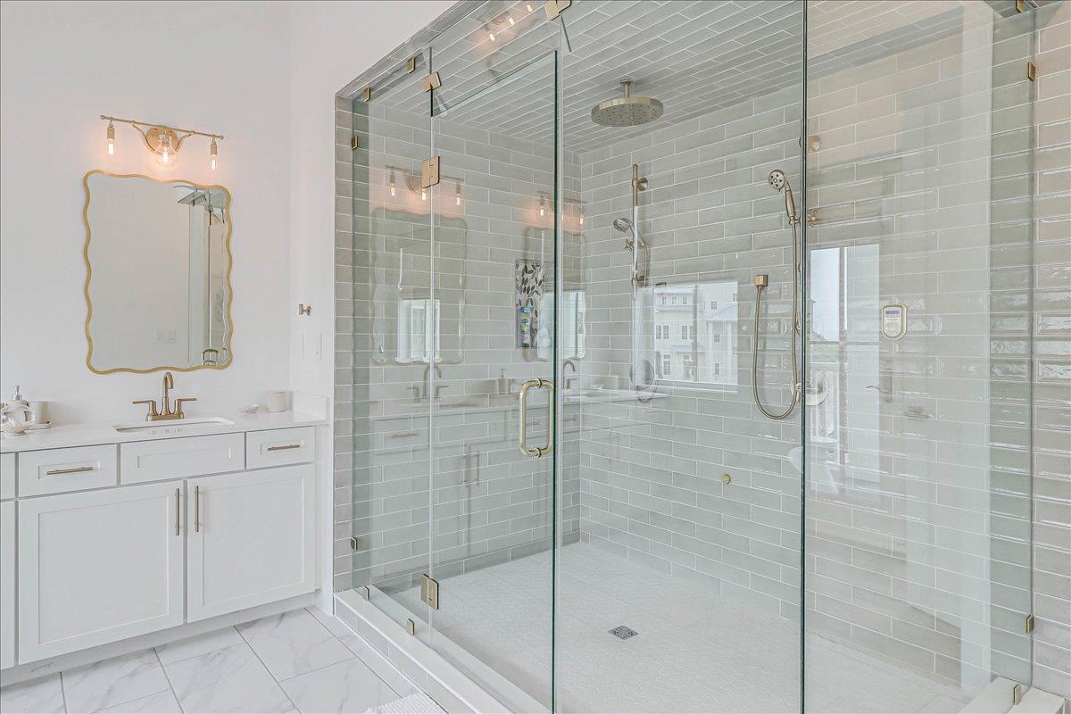 Primary King Bathroom, 2nd Floor