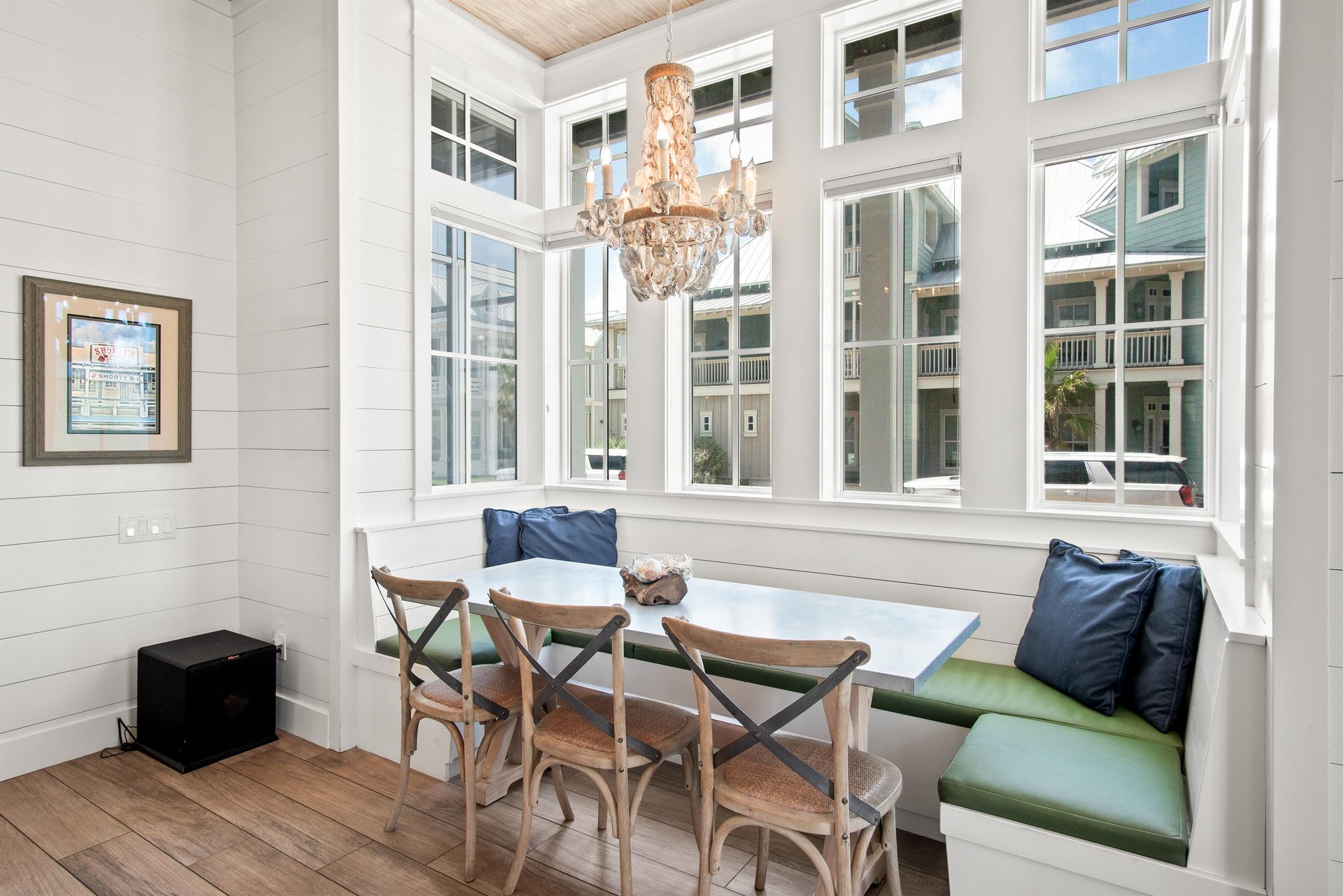 Dining Nook, 1st Floor