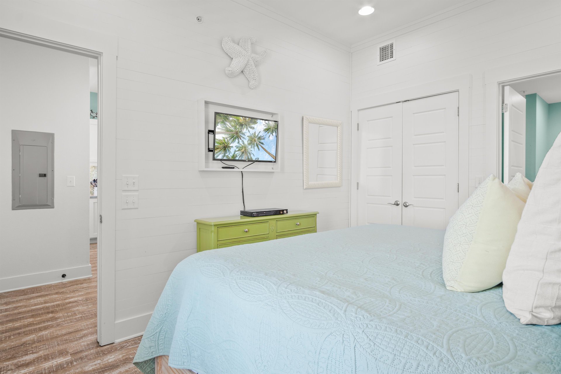 1st Floor King 1st Bedroom