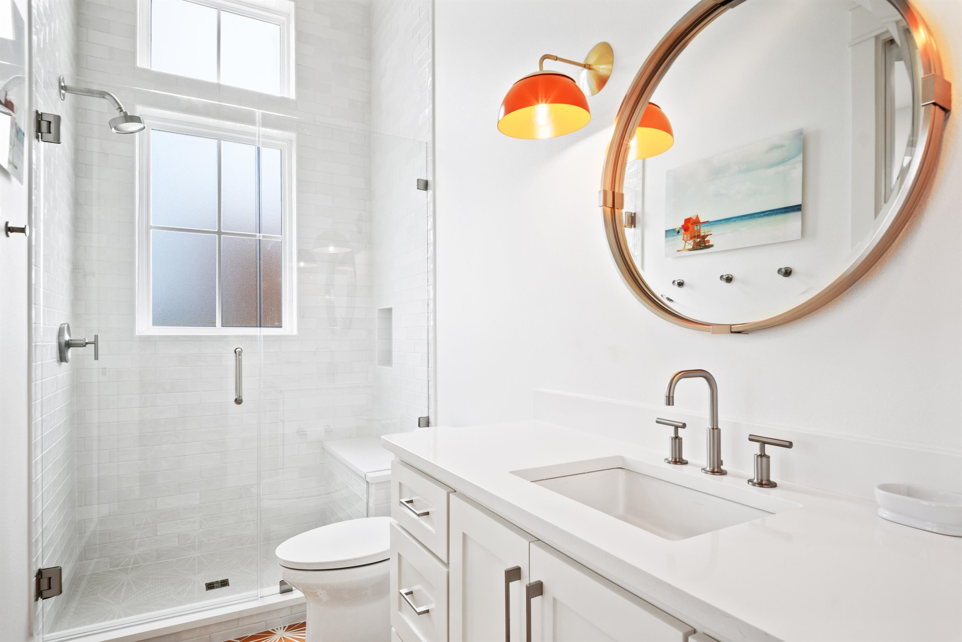 King Bathroom, 1st Floor