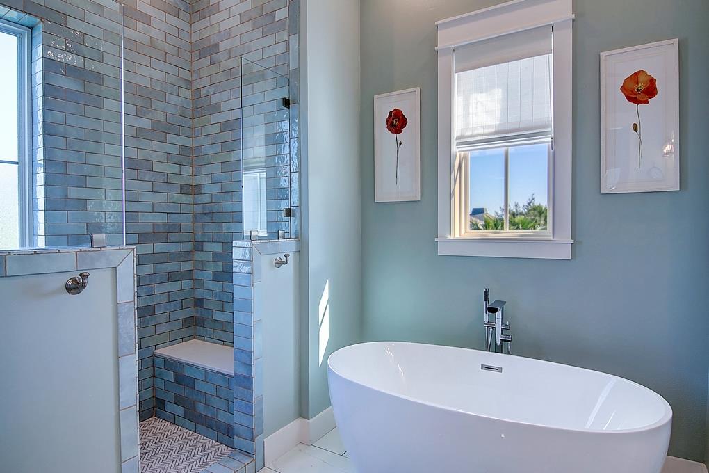 Primary King Bathroom, 2nd Floor