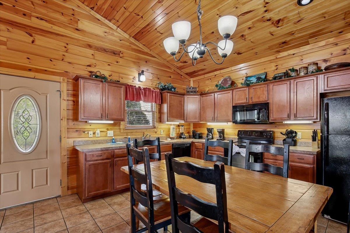 06Kitchen