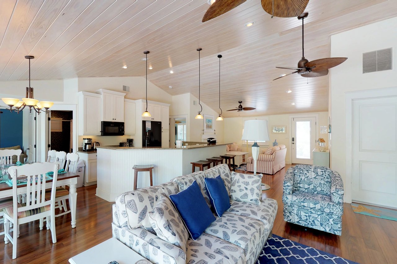 Paradise Pointe 3