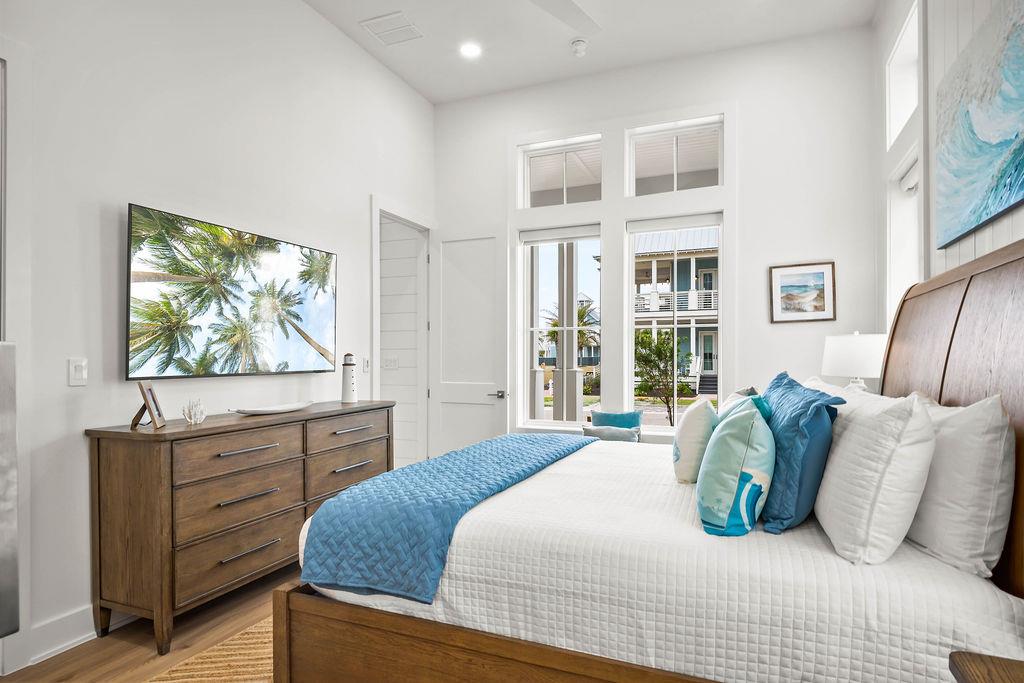 1st King Bedroom, 1st Floor