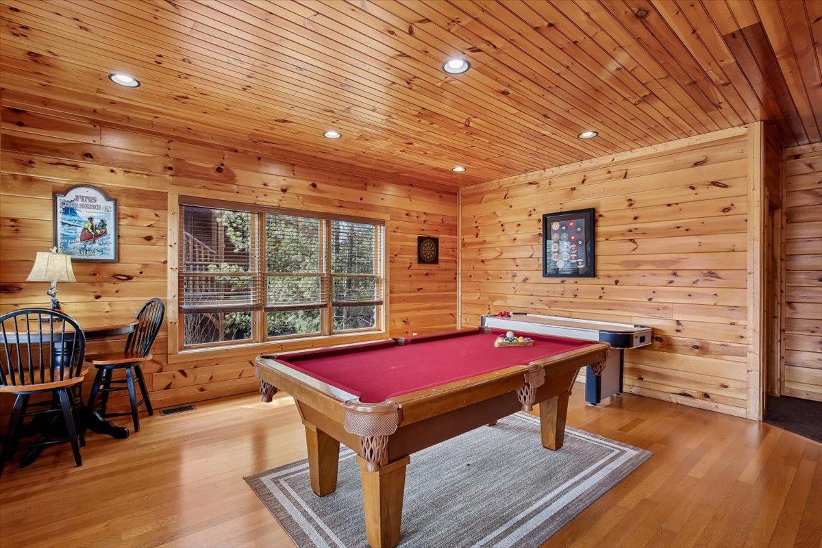 18Recreation Room