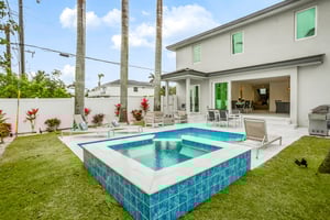 Sunny Naples Beach House 3