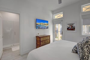 1st Floor, Primary King Bedroom