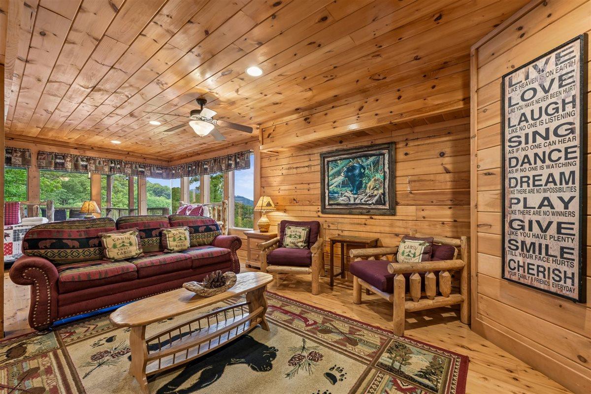 077Recreation Room