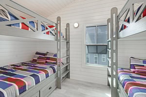 Queen Bunks, 3rd Floor