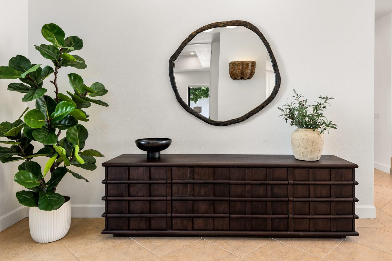 Elegant decor