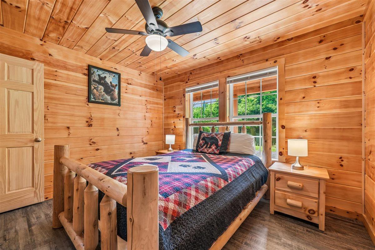 25Bedroom