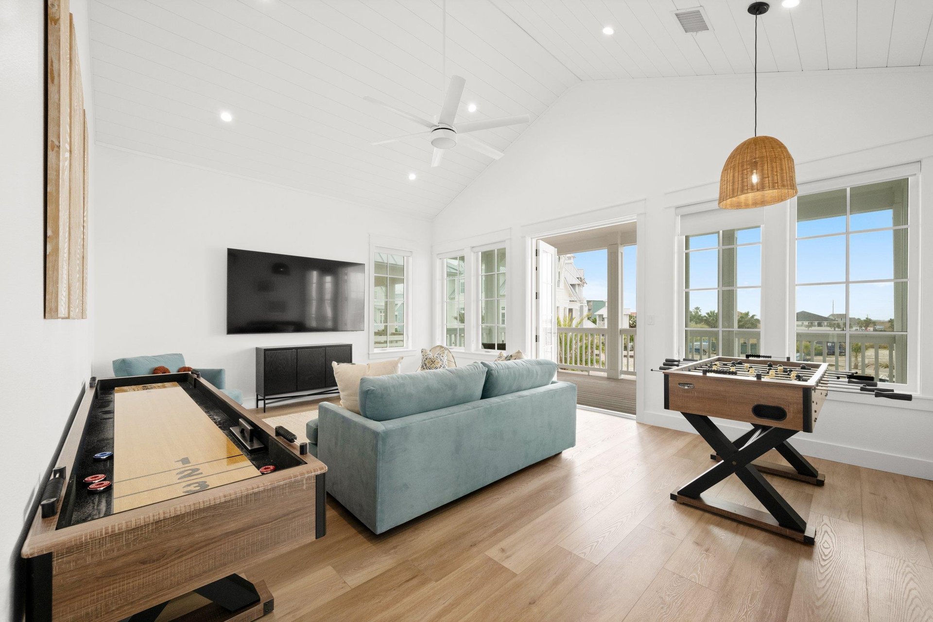 2nd Floor, Living Room