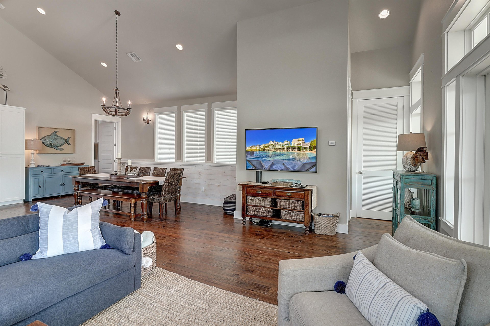 Living Area, 2nd Floor