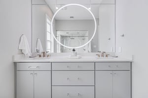 Primary King Bathroom, 2nd Floor