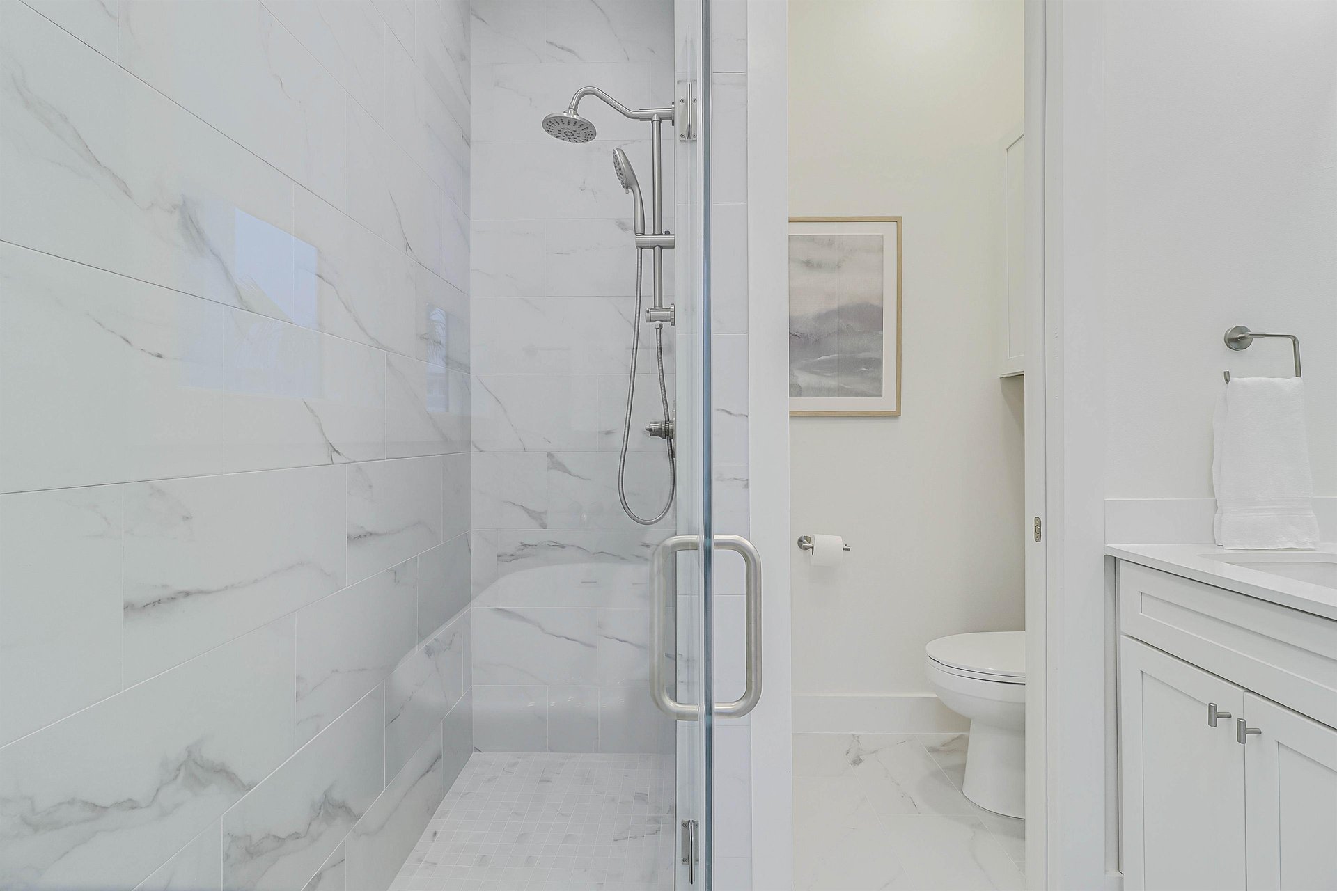 Primary King Bathroom, 1st Floor