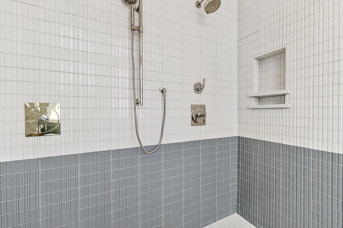 Primary King Ensuite, 2nd Floor