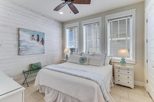 King Bedroom, 1st Floor