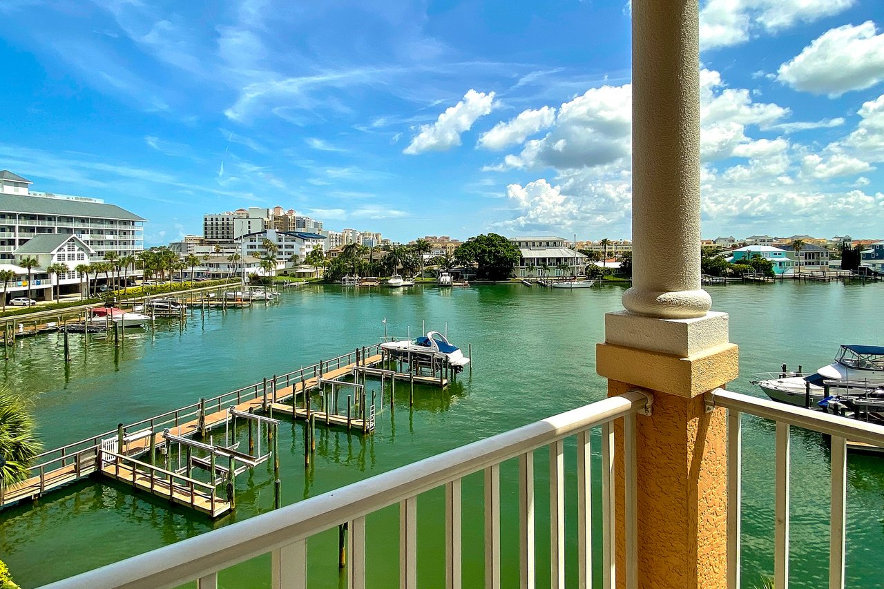 Harborview Grande 404 4