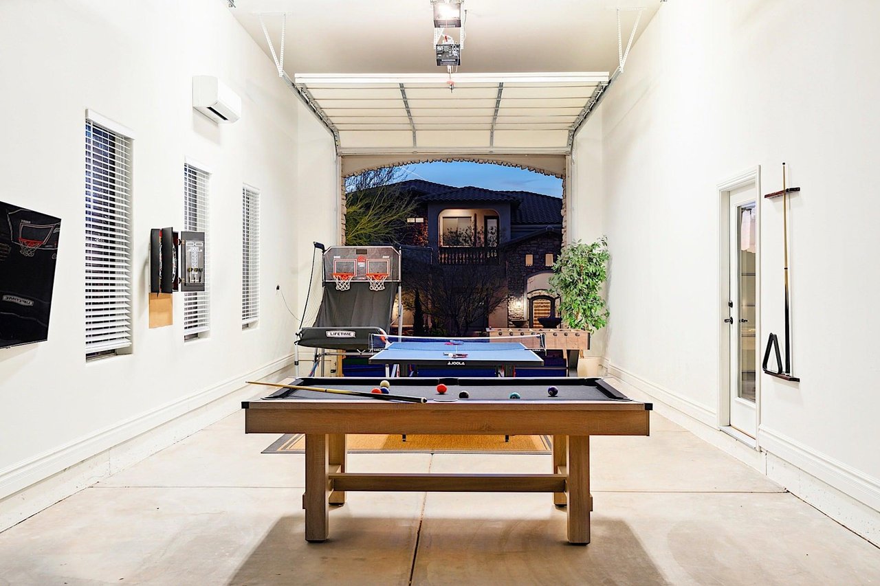 Game Room  Billiard table, Ping Pong Table, Basket Ball Game, Dart Board