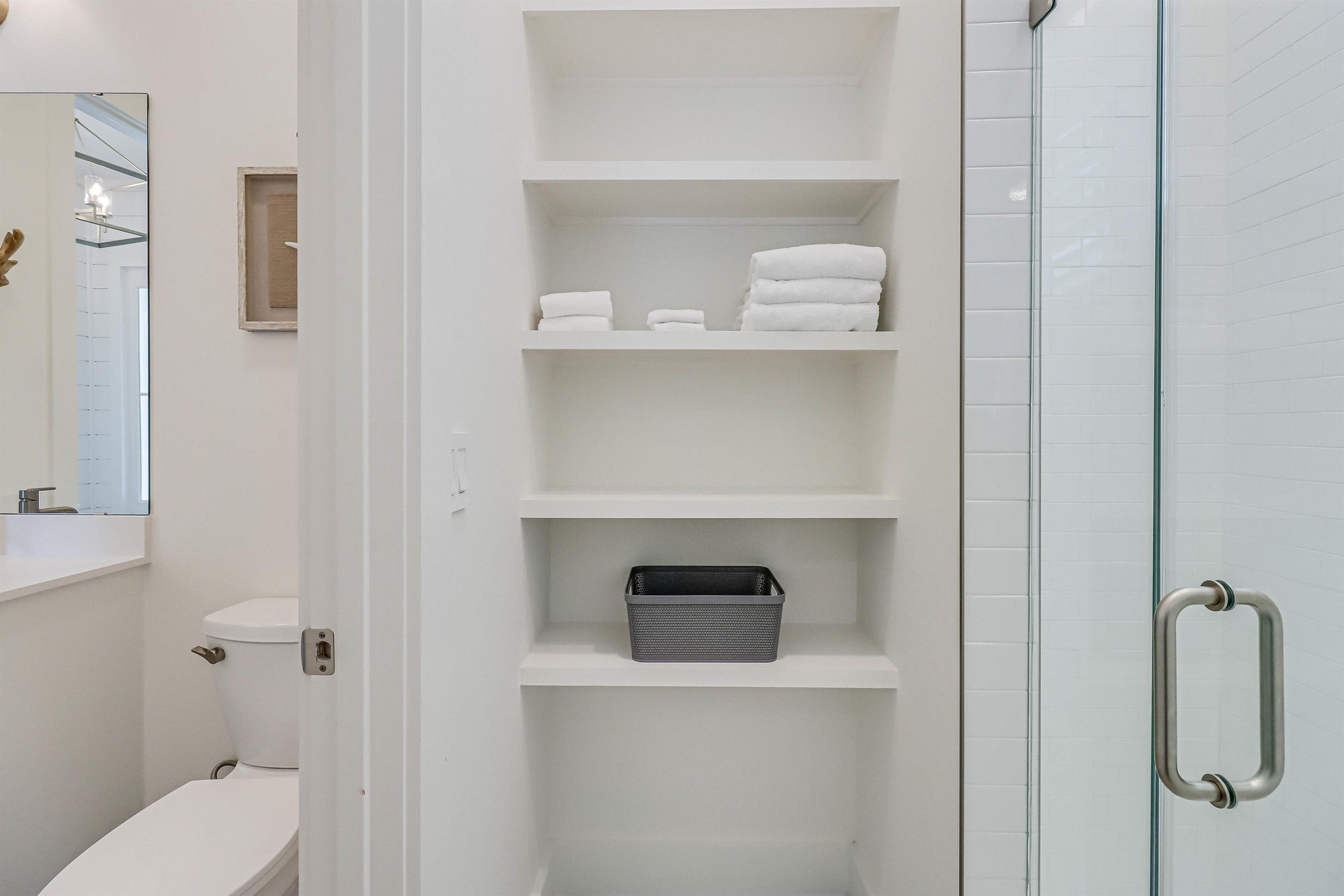 1st Floor, Shared Bathroom