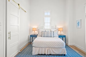 Ensuite Queen Bedroom, 2nd Floor