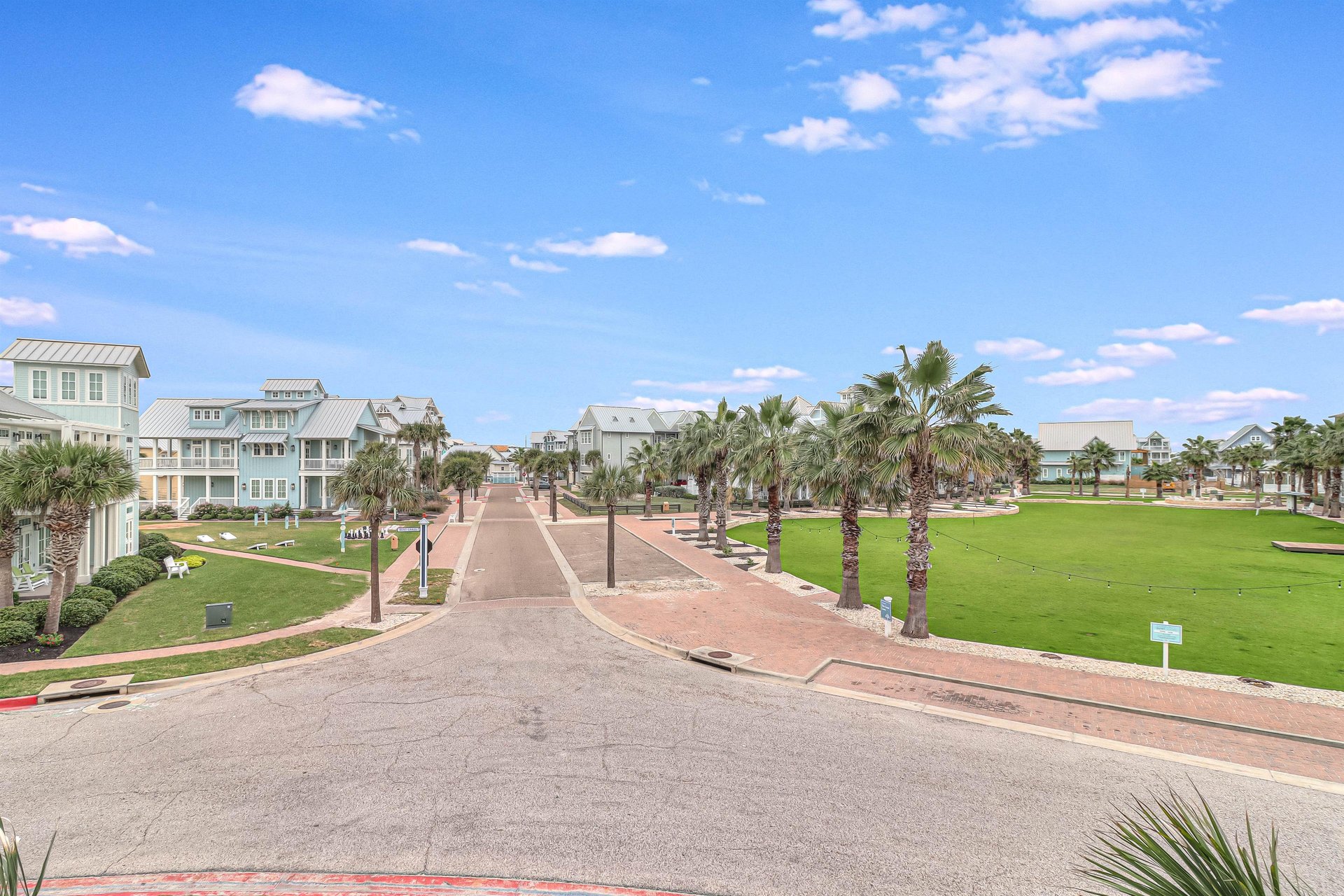 Great Lawn View Balcony, 2nd Floor