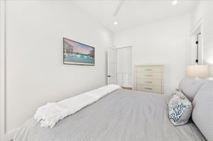 King Bedroom, 1st Floor