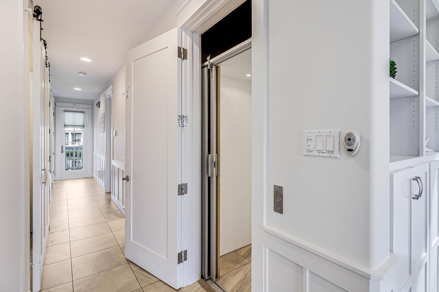 Elevator with Access to 2 Floors