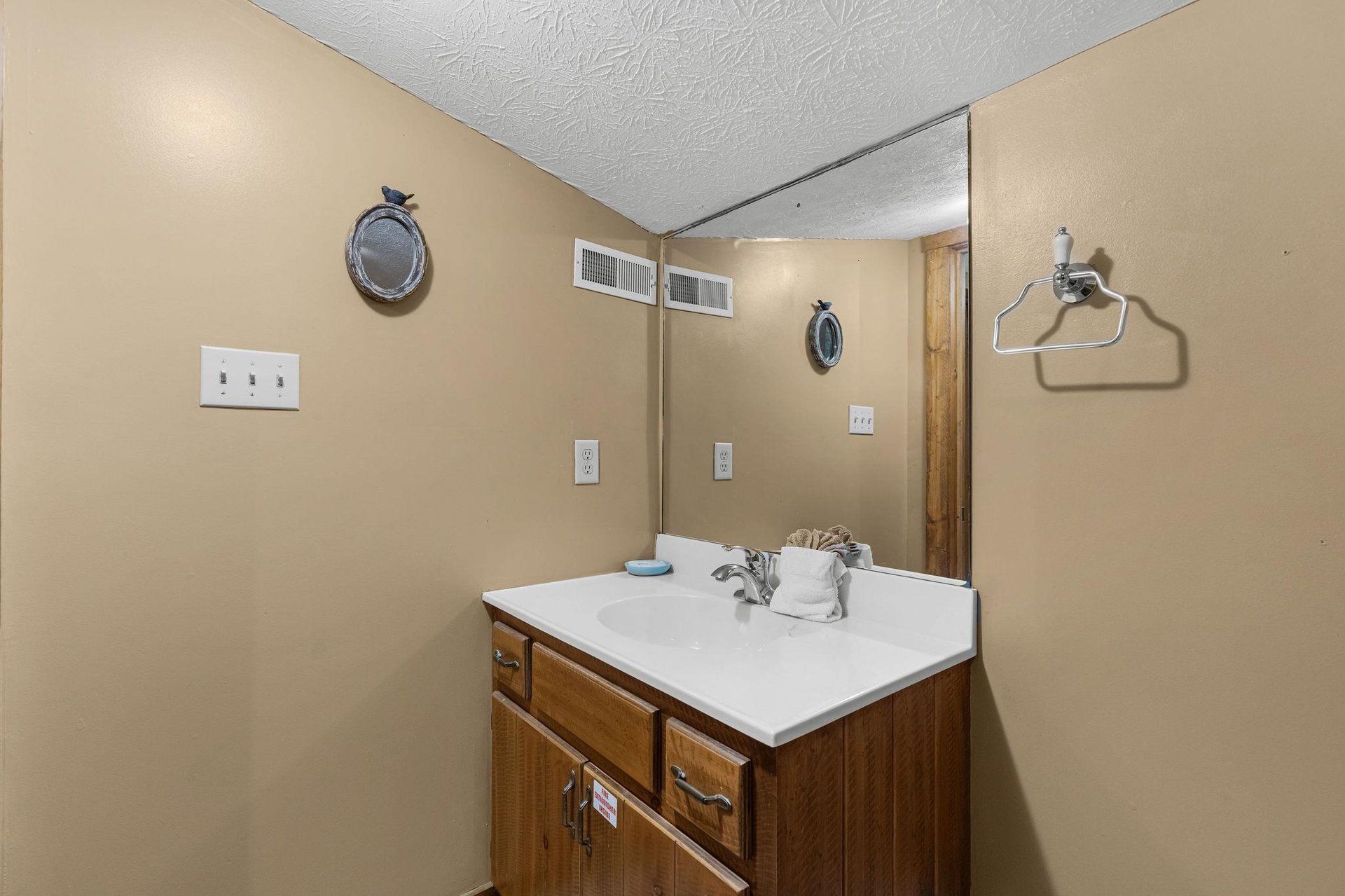 cabinbythecreekside24