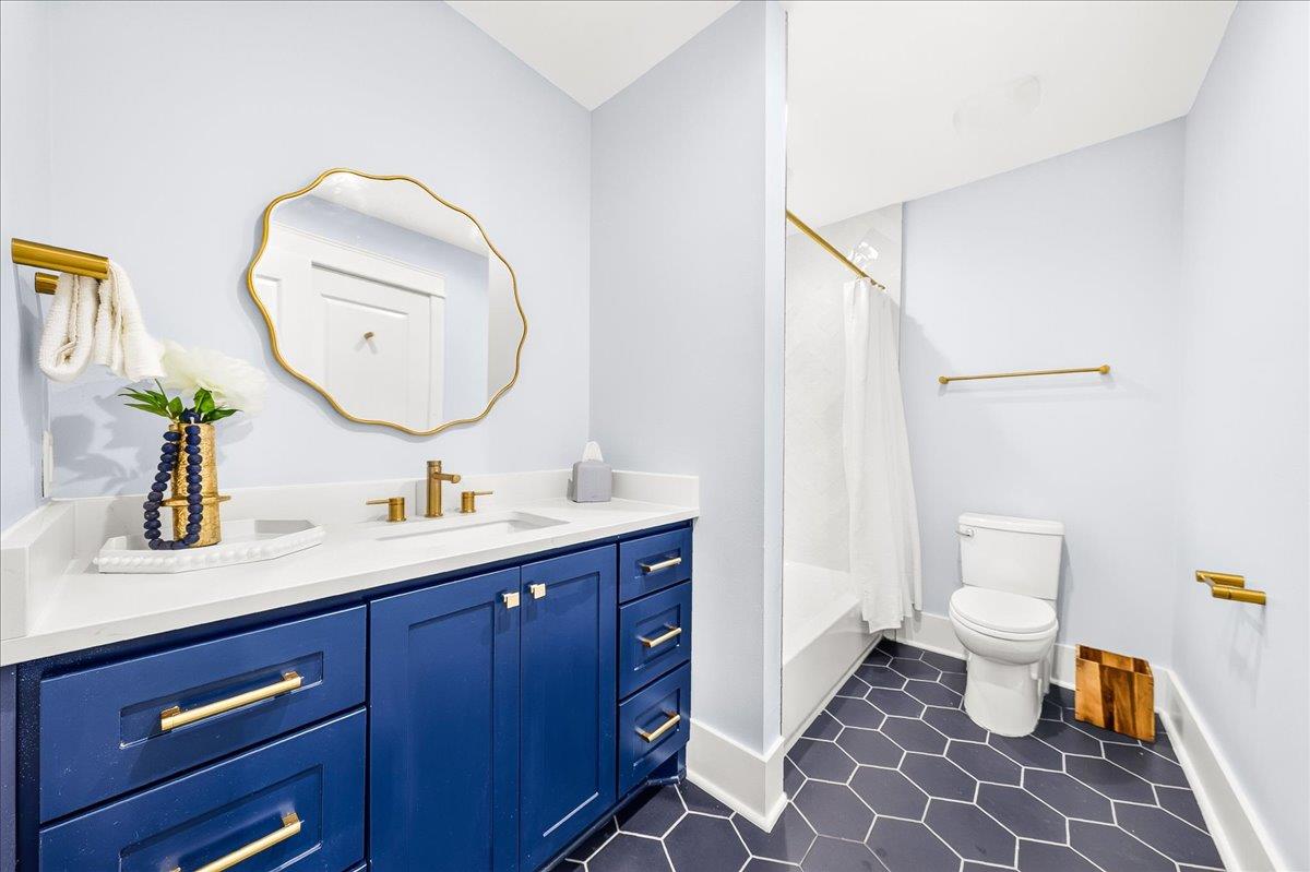 Second floor Bathroom