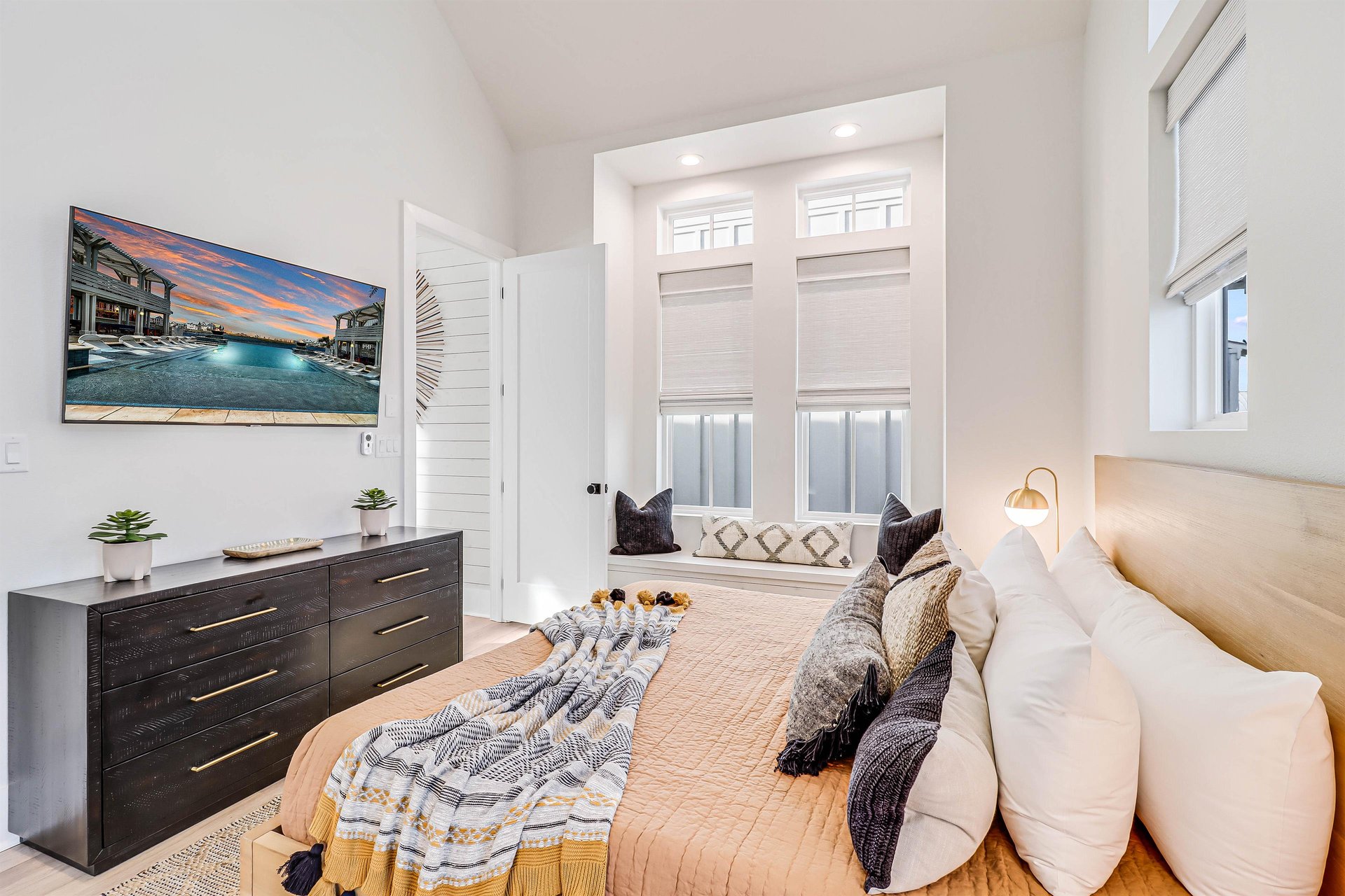 Primary King Bedroom, 2nd Floor