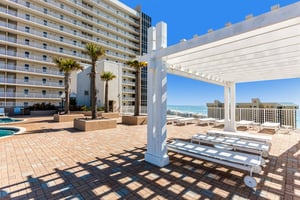 Laketown Wharf 637  Tropical Vibes 29