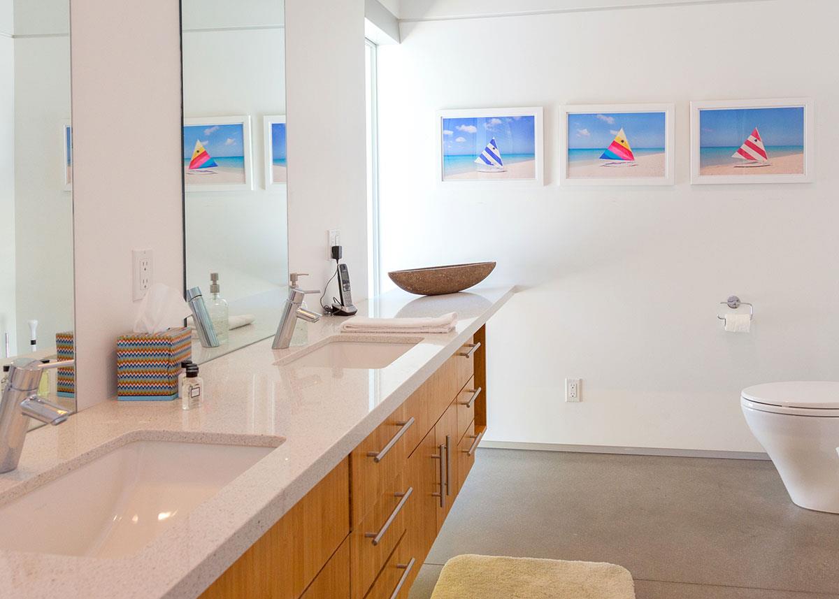 Luxurious bathroom fixtures